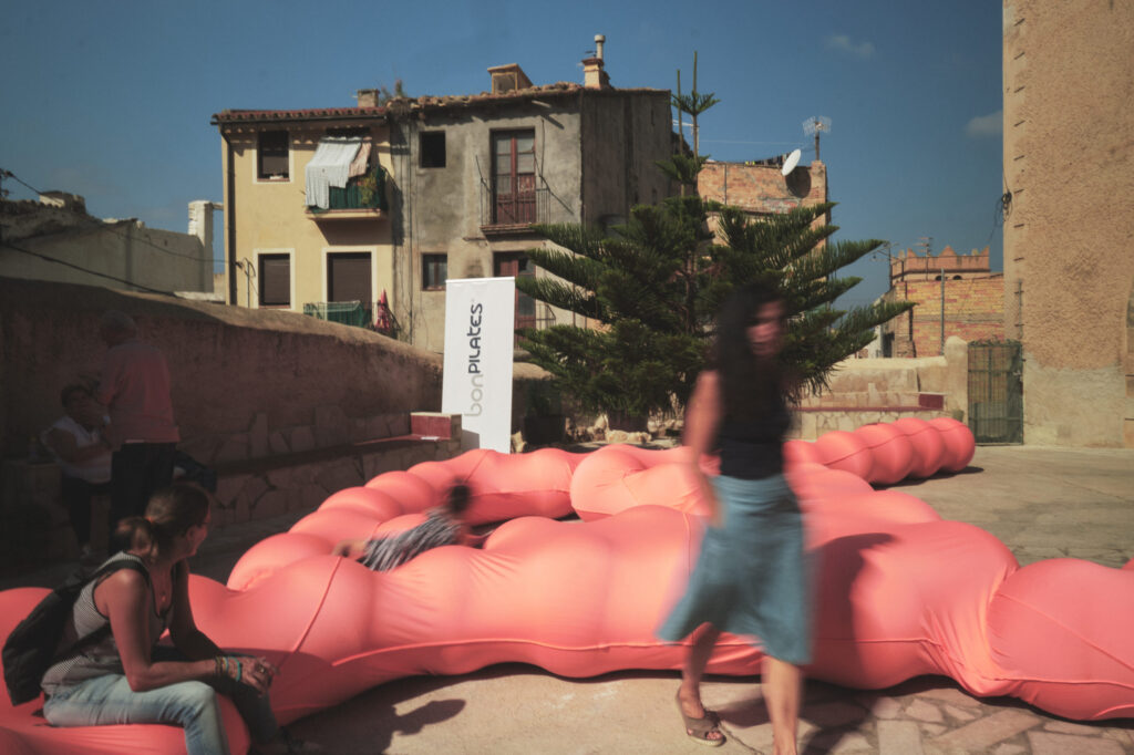 Bonpilates colabora con la EASD València en el festival A Cel Obert: Fomentando la creatividad y la expresión artística.